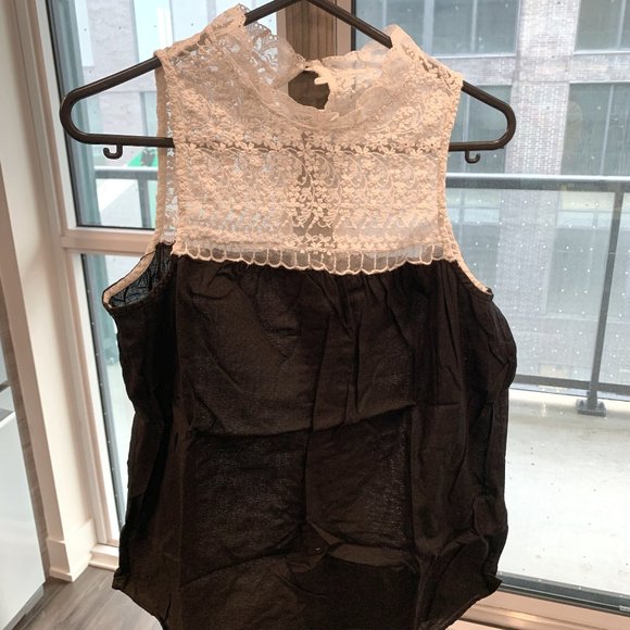 Black & White Zara Sleevless Top white lace - Picture 1 of 6